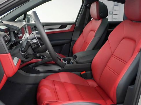 New 2026 Porsche Cayenne Coupe image 5