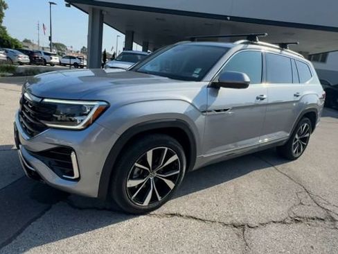 Used 2024 Volkswagen Atlas SEL Premium R-Line AWD/4WD image 4