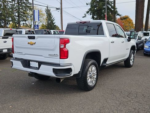 Used 2022 Chevrolet Silverado 2500 High Country w/ Z71 Off-Road Package image 5