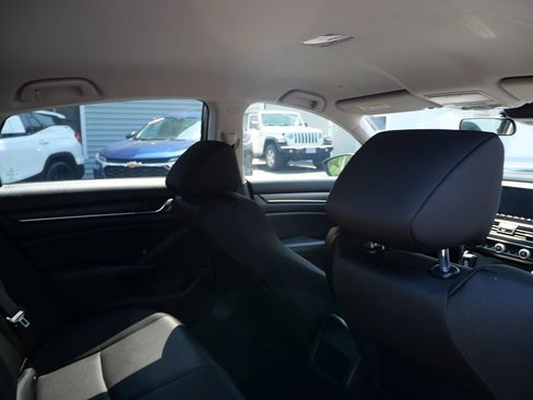 Used 2018 Honda Accord LX image 23
