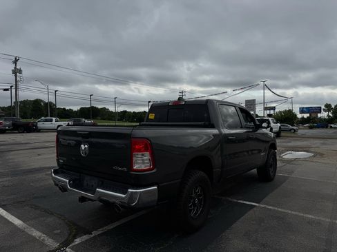 Used 2022 RAM 1500 Big Horn AWD/4WD image 2