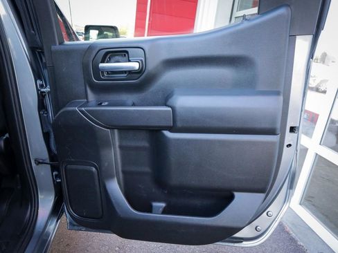 Used 2019 Chevrolet Silverado 1500 Custom w/ Custom Convenience Package AWD/4WD image 29