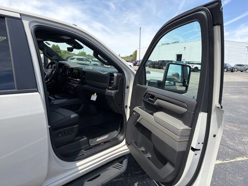 New 2026 Chevrolet Silverado 2500 ZR2 w/ LPO, Dark Essentials Package AWD/4WD image 31