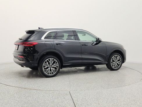Used 2025 Audi Q5 Premium Plus w/ Premium Plus AWD/4WD image 5