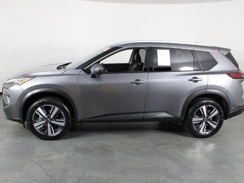 Certified 2026 Nissan Rogue SL FWD image 12