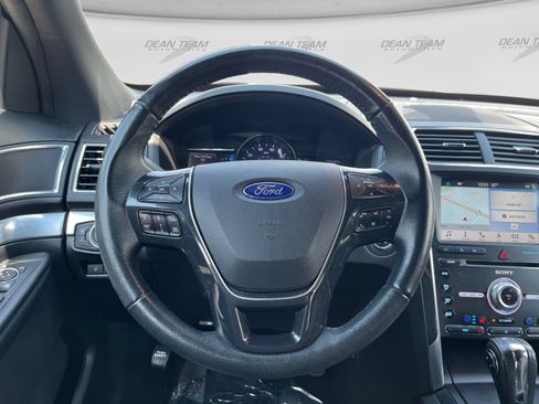 Used 2018 Ford Explorer Limited w/ Equipment Group 301A FWD image 14