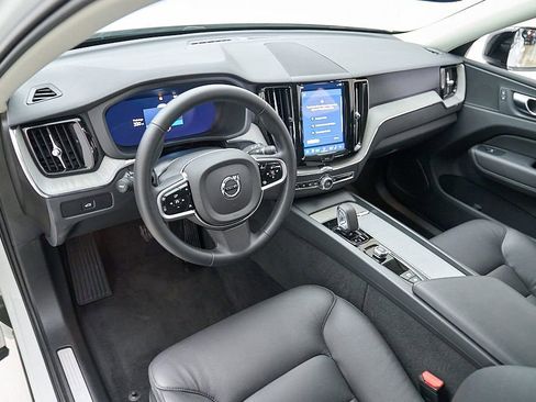 Certified 2025 Volvo XC60 B5 Plus AWD/4WD image 12