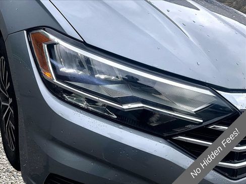 Used 2019 Volkswagen Jetta SE w/ Cold Weather Package FWD image 22
