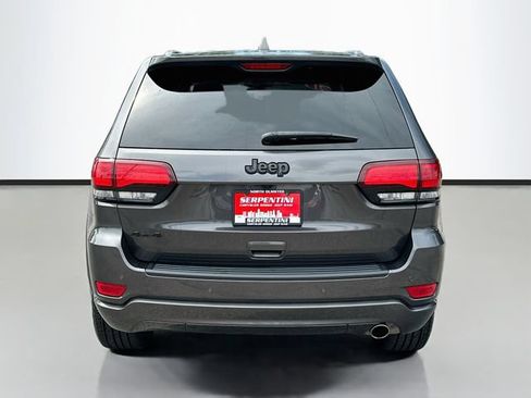 Used 2021 Jeep Grand Cherokee Laredo X AWD/4WD image 7