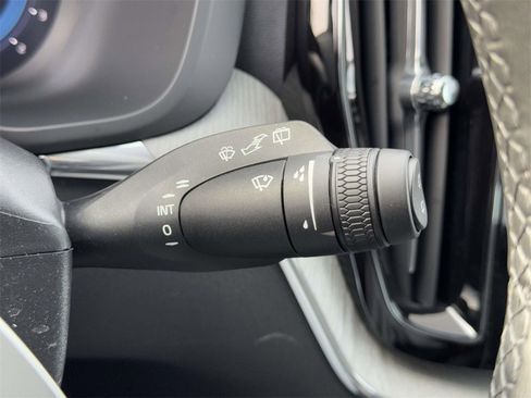 Certified 2025 Volvo XC60 B5 Plus image 22