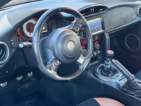 Used 2020 Toyota 86 image 9