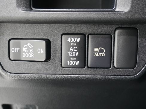 Used 2019 Toyota Tacoma TRD Off-Road AWD/4WD image 22