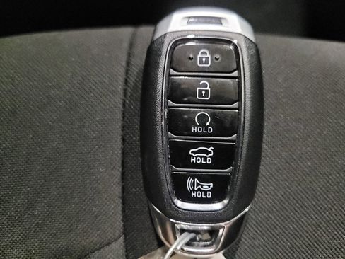 Used 2022 Hyundai Elantra SEL image 32