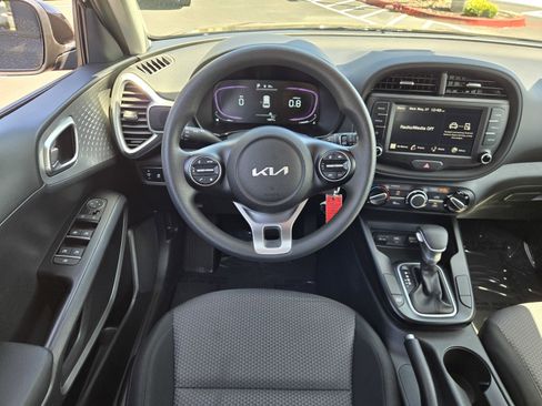 Certified 2025 Kia Soul LX w/ LX Technology Package FWD image 12