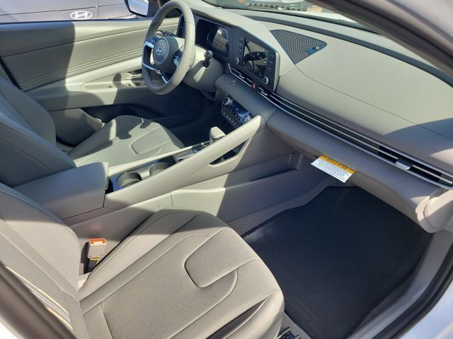 New 2026 Hyundai Elantra SEL Sport Premium FWD image 16