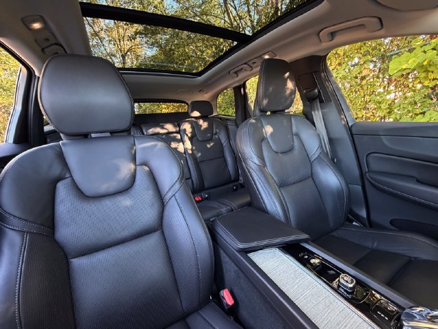 Used 2022 Volvo XC60 B5 Inscription w/ Advanced Package AWD/4WD image 27