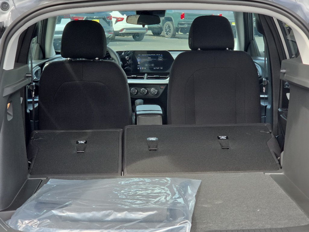New 2026 Chevrolet Trax LS w/ LS Convenience Package FWD image 10