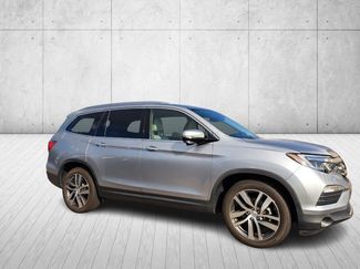 Used 2017 Honda Pilot Touring video 2