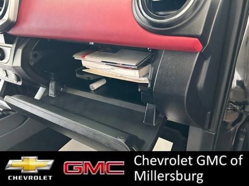 Used 2017 Toyota Tacoma SR5 w/ Tow Package AWD/4WD image 31