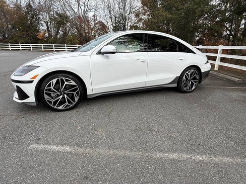 Used 2023 Hyundai Ioniq 6 Limited image 2