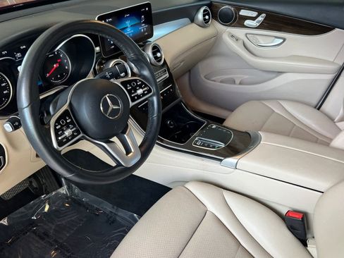 Used 2021 Mercedes-Benz GLC 300 4MATIC image 11