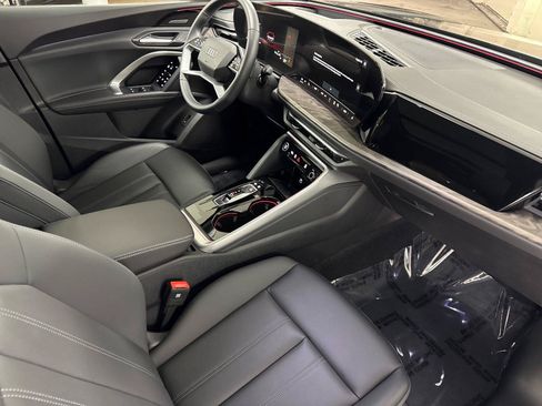 Certified 2025 Audi Q5 Premium Plus w/ Premium Plus AWD/4WD image 16