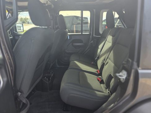 Used 2021 Jeep Wrangler Unlimited Sport image 14