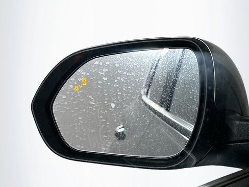 Used 2025 Kia Seltos S FWD image 16