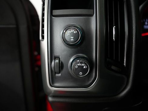 Used 2019 Chevrolet Silverado 1500 LT image 39