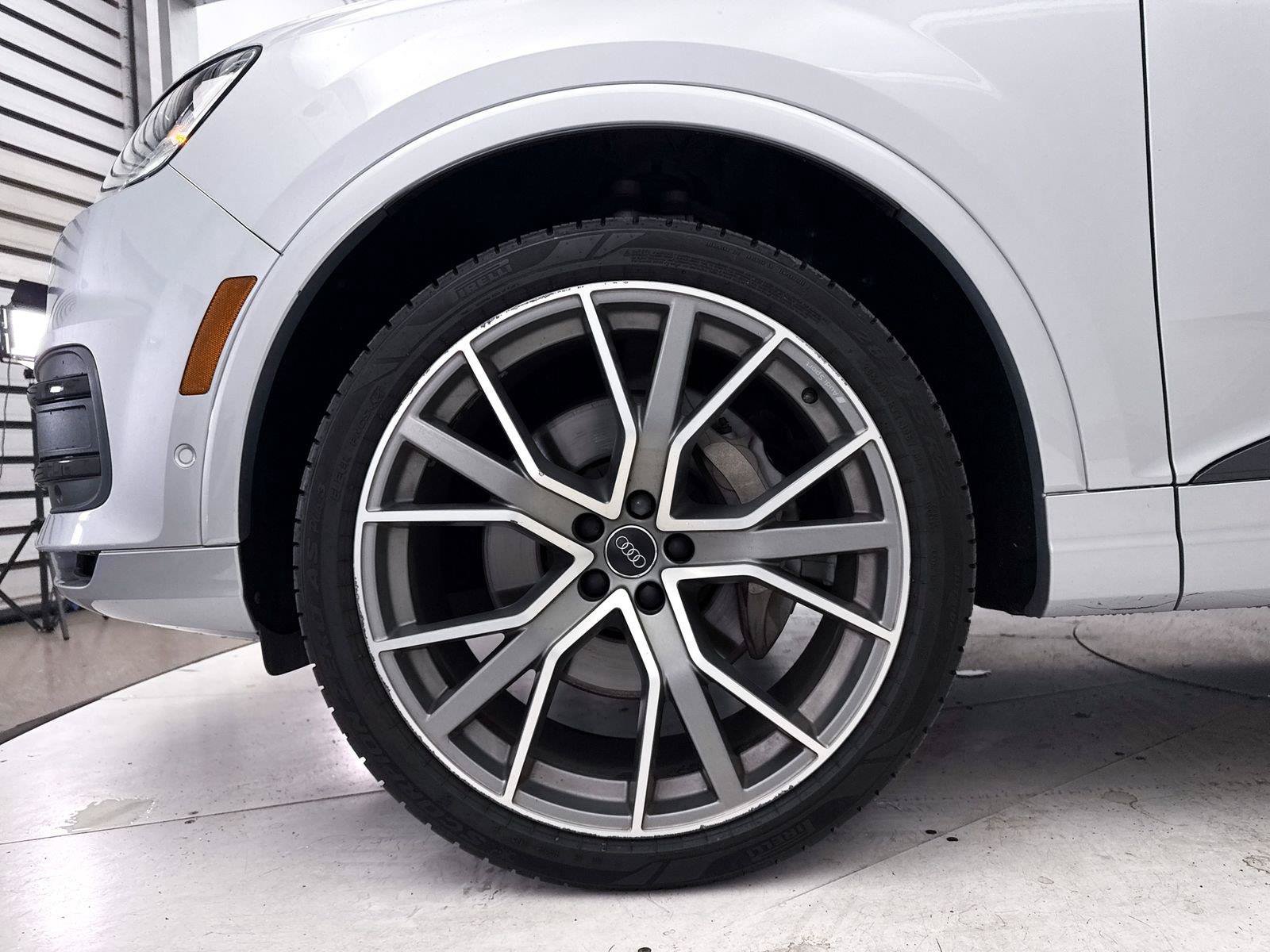 Used 2019 Audi Q7 3.0T Prestige w/ Prestige Package AWD/4WD image 14