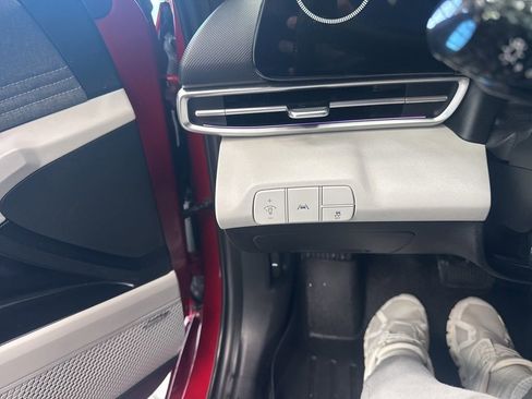 Used 2021 Hyundai Elantra Limited w/ Cargo Package image 7