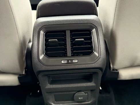 Used 2019 Volkswagen Tiguan S image 25