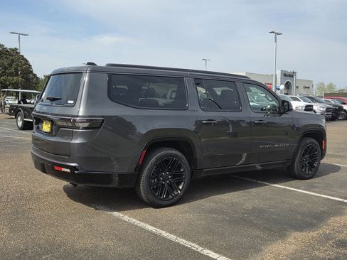 New 2026 Jeep Grand Wagoneer L Limited AWD/4WD image 3
