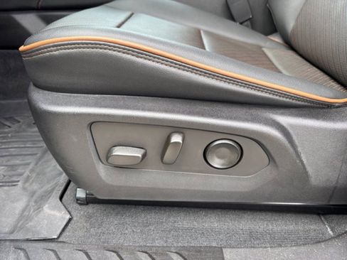 Used 2023 GMC Canyon AT4 w/ AT4 Premium Package image 11