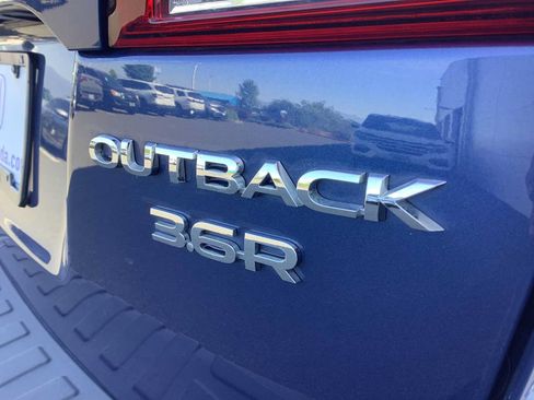 Used 2019 Subaru Outback 3.6R Limited w/ Popular Package #2 AWD/4WD image 6
