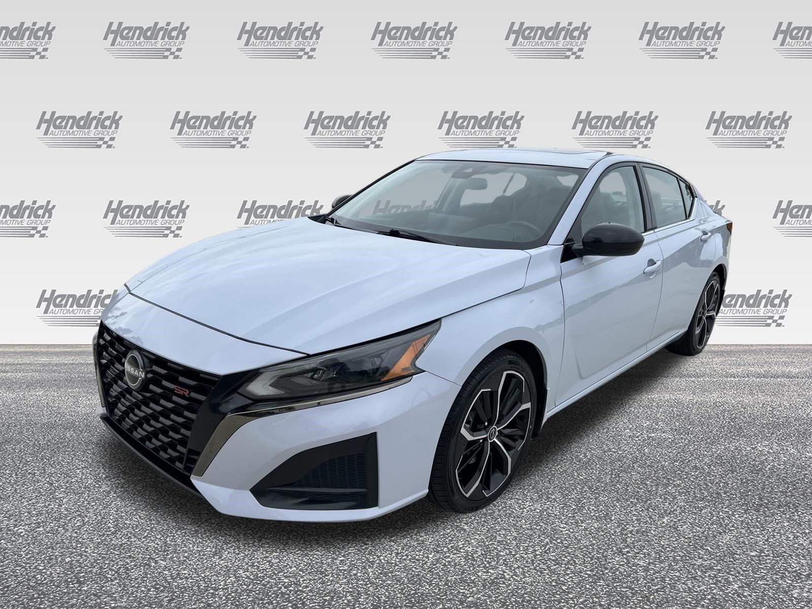 Used 2023 Nissan Altima 2.5 SR w/ SR Premium Package FWD image 5