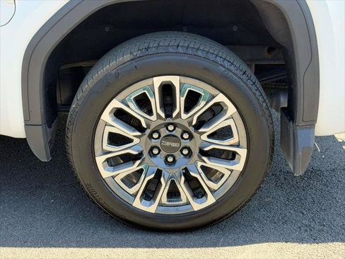 Used 2023 GMC Sierra 1500 Denali Ultimate AWD/4WD image 10