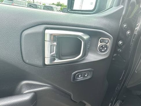 Used 2025 Jeep Wrangler Unlimited Rubicon 4xe AWD/4WD image 12
