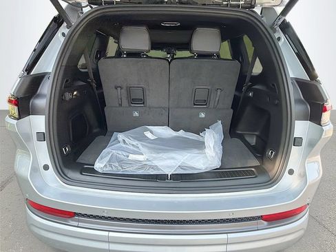 New 2026 Jeep Grand Cherokee L Limited AWD/4WD image 12