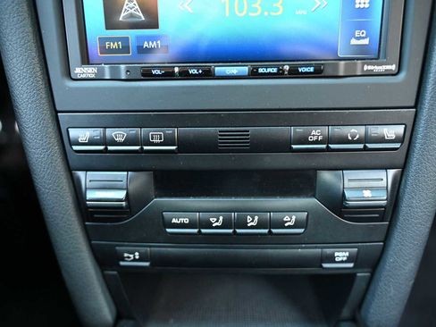 Used 2010 Porsche Boxster image 21