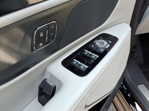 New 2026 Lincoln Nautilus Premier AWD/4WD image 13
