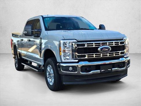 New 2026 Ford F250 XLT w/ FX4 Off-Road Package image 7