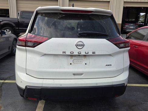 Used 2024 Nissan Rogue S AWD/4WD image 5