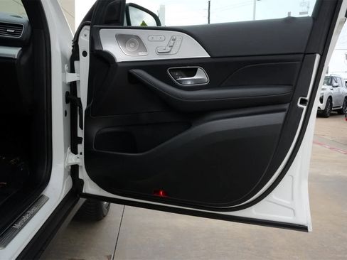 Used 2025 Mercedes-Benz GLE 350 4MATIC image 25
