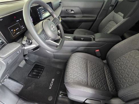 Used 2026 Nissan Kicks SV FWD image 7