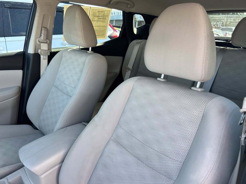 Used 2019 Nissan Rogue Sport SV FWD image 22