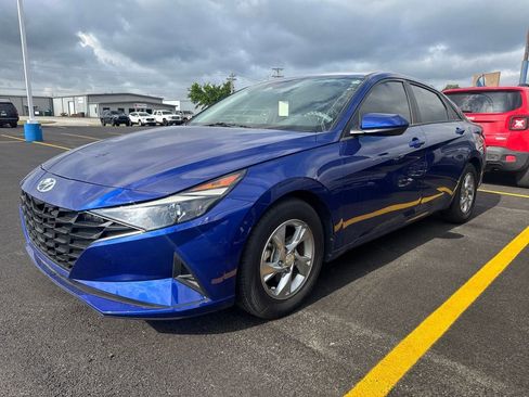 Used 2022 Hyundai Elantra SE FWD image 1