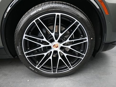 New 2026 Porsche Macan 4 Electric AWD/4WD image 19