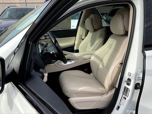 New 2026 Mercedes-Benz GLS 450 4MATIC image 9