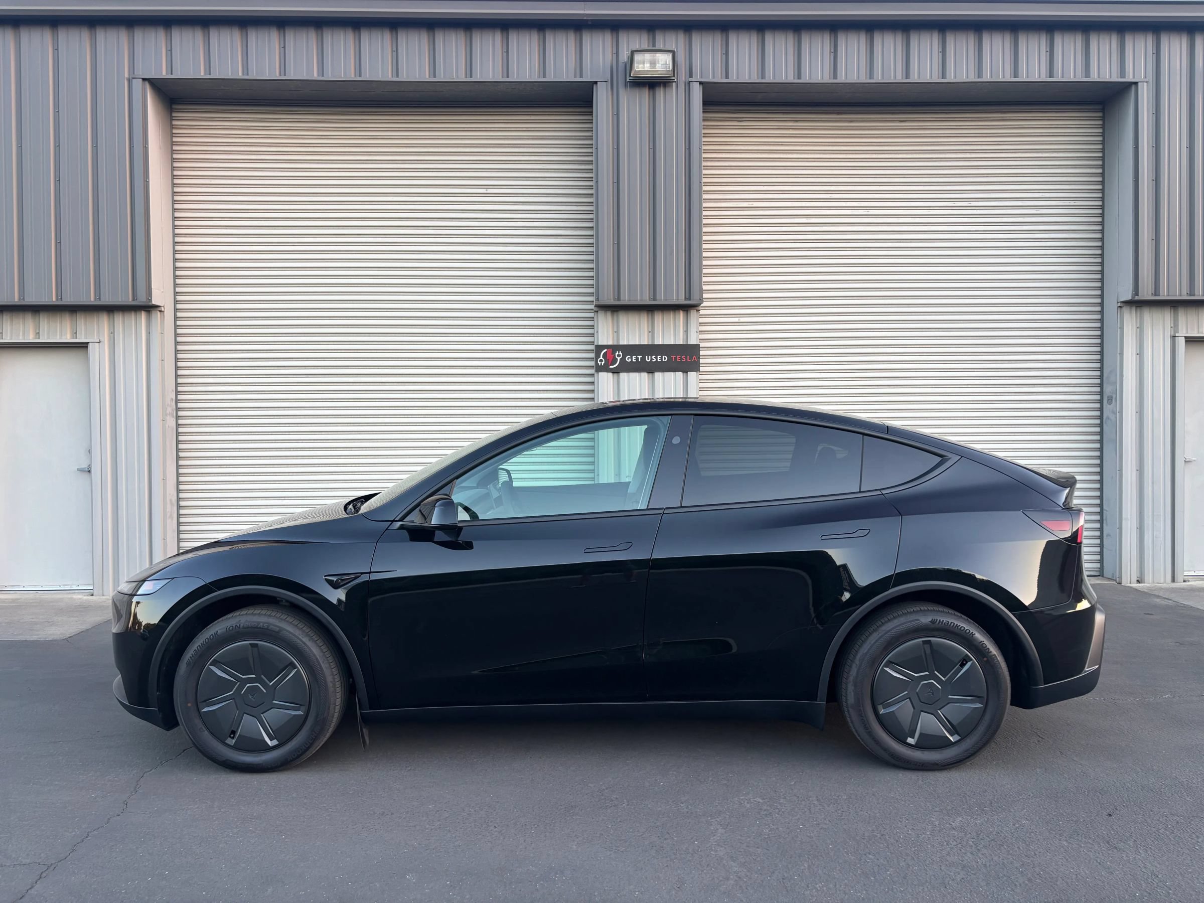 Used 2026 Tesla Model Y 2WD image 3